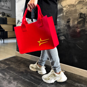 Czerwona torebka z żółtym logo su1eckiyclothes